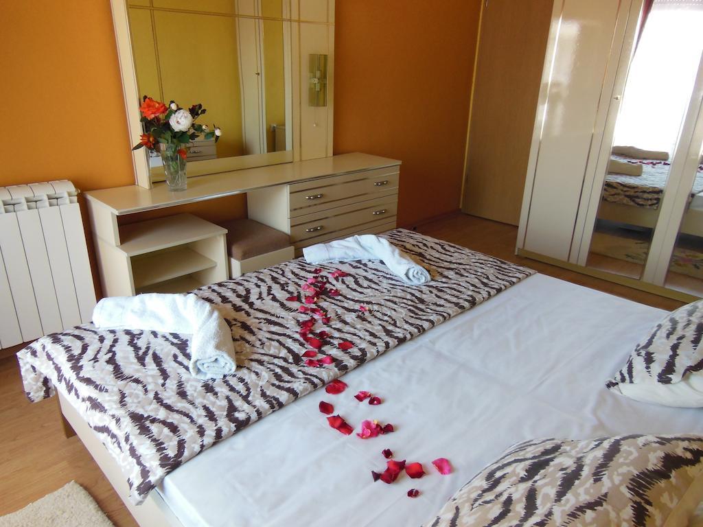 Apartment Petrovic Ulcinj Habitación foto